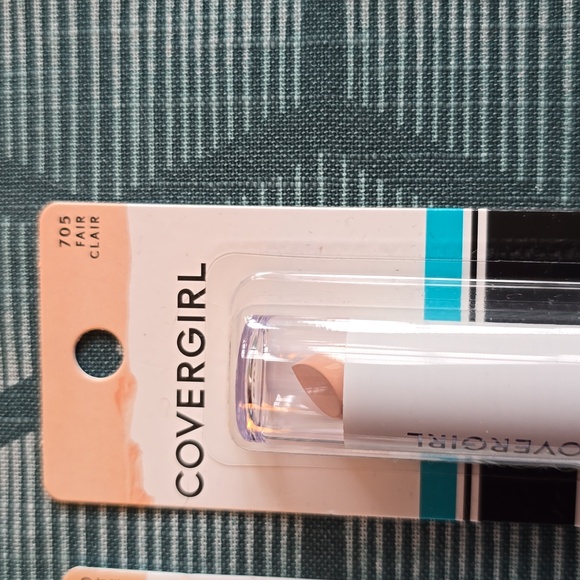 COVERGIRL BRAND WOMEN'S MAKEUP CONCEALER SMOOTHERS  BUNDLE OF 2 - Picture 3 of 8